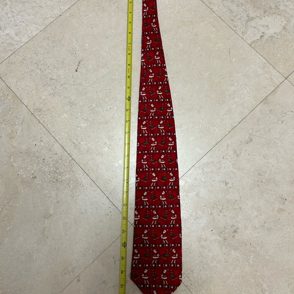 Holiday Traditions Men’s NeckTie Hallmark - Picture 8 of 8